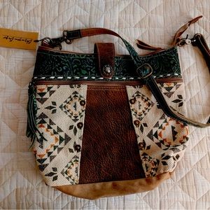 Bhrayna Purse 100% genuine leather